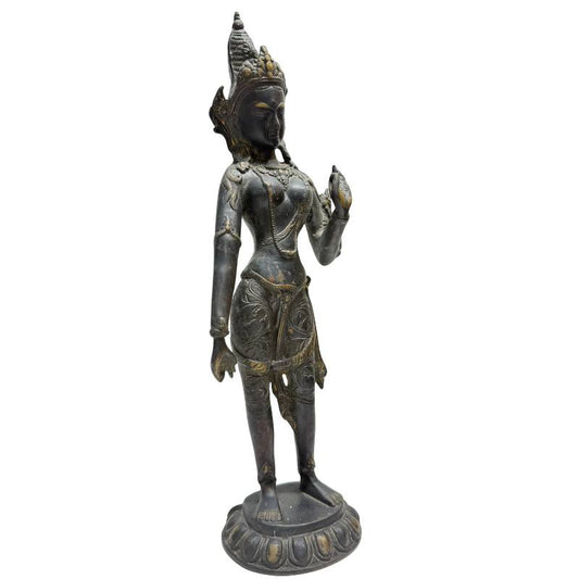 Bronzen beeld van Tara in staande houding, boeddhistische bodhisattva uit de Himalaya-regio, 18e–19e eeuw