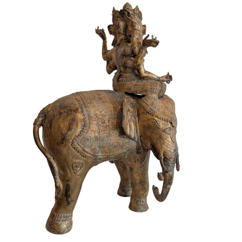 Trimukha Mahārakta Gaṇeśa auf Airavata – Ormolu Newar Bronze, Nepal – Los 155