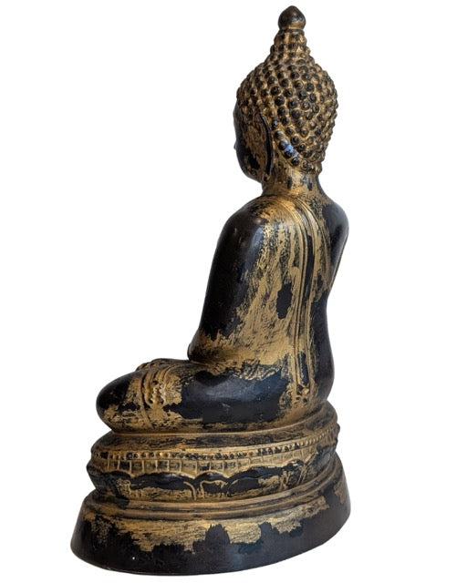 Boeddha beeld van brons uit de Mandalay traditie in Myanmar
