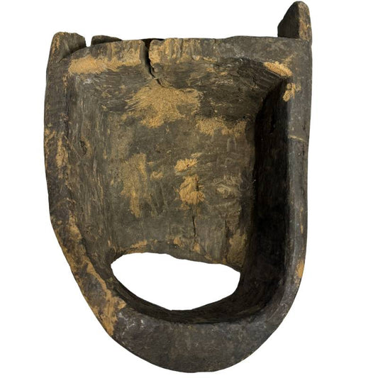 Afrikaans tribaal masker van hout met open mond en verouderde patina  