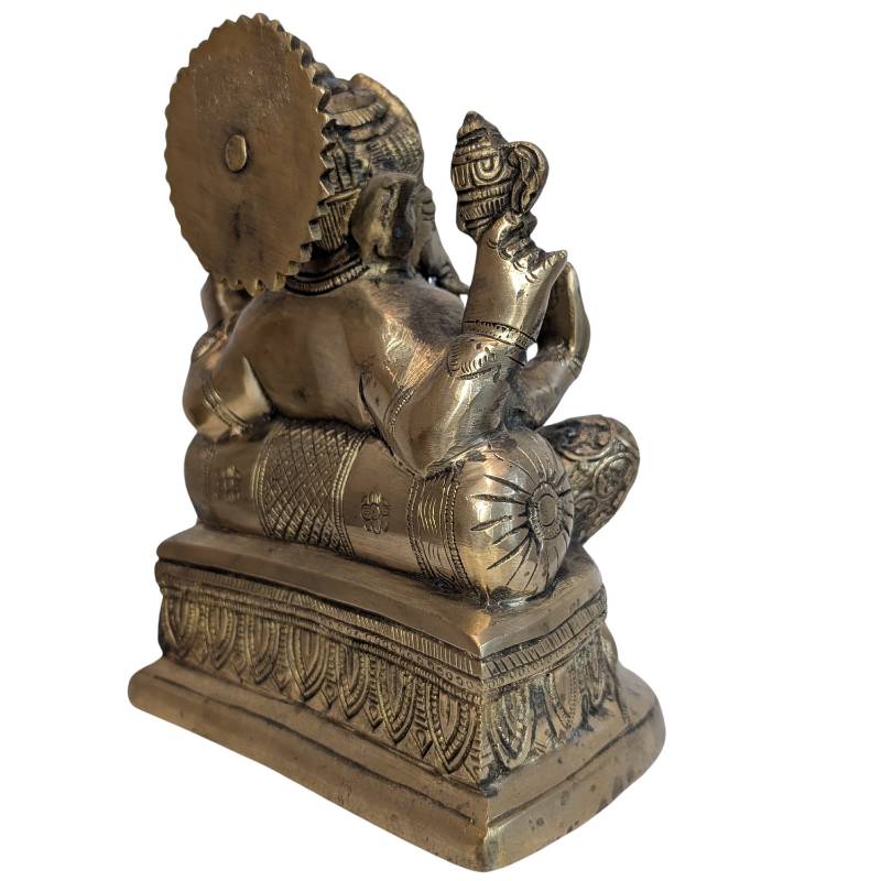 Antieke bronzen Ganesha uitgevoerd als handgemaakt sculptuur