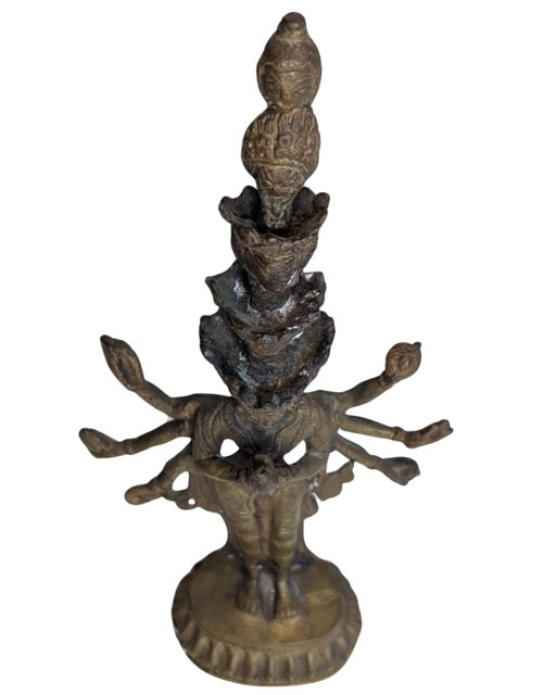 Avalokiteshvara beeld uit Tibet van vuurverguld brons