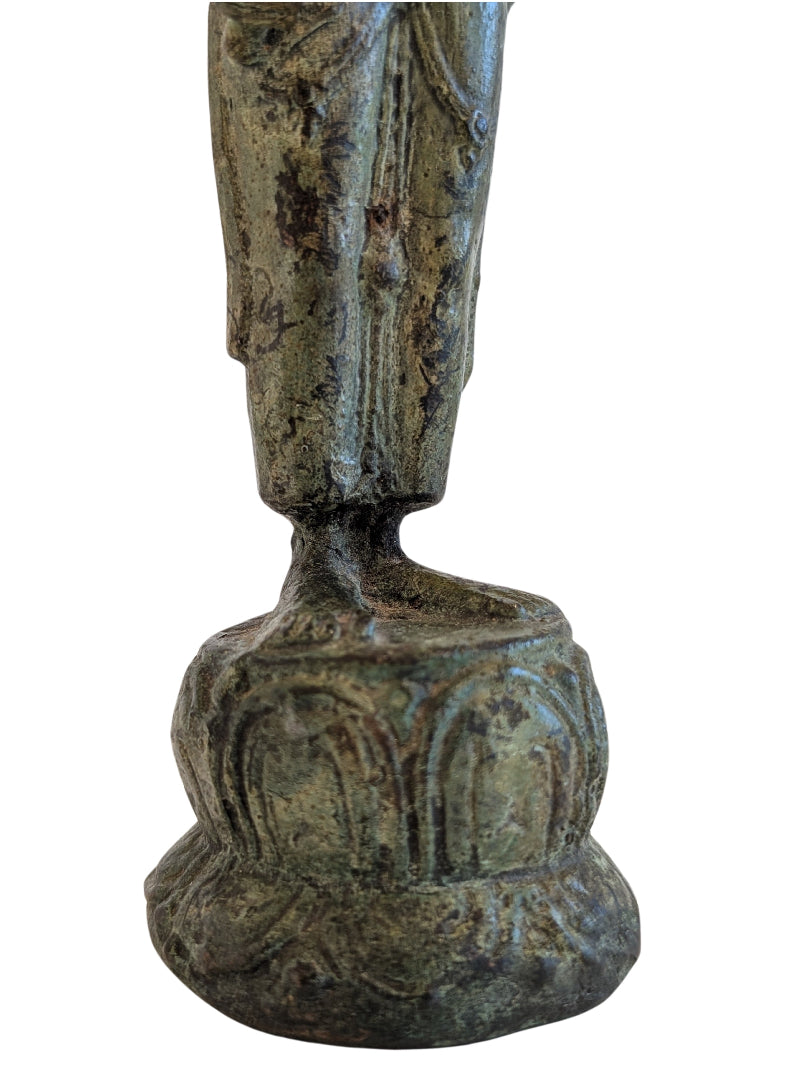 Avalokiteshvara bronze statue with lotus attribute