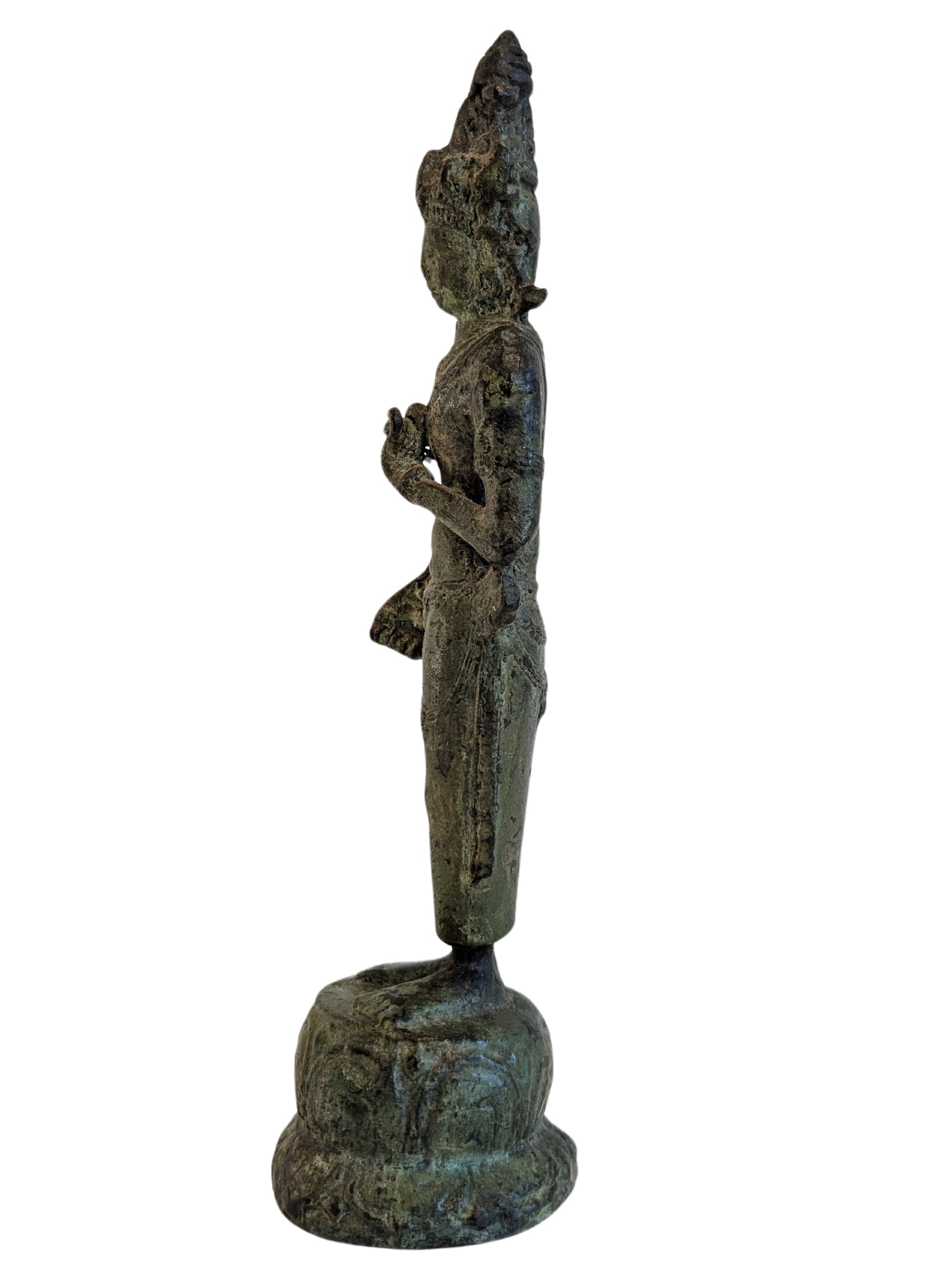 Detail van lotus op de schouder van bronzen Avalokiteshvara beeld