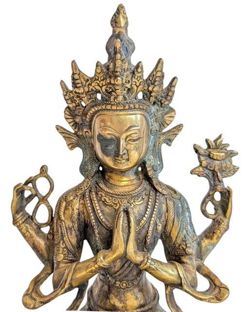 Vierarmig Avalokiteshvara beeld in Himalaya traditie