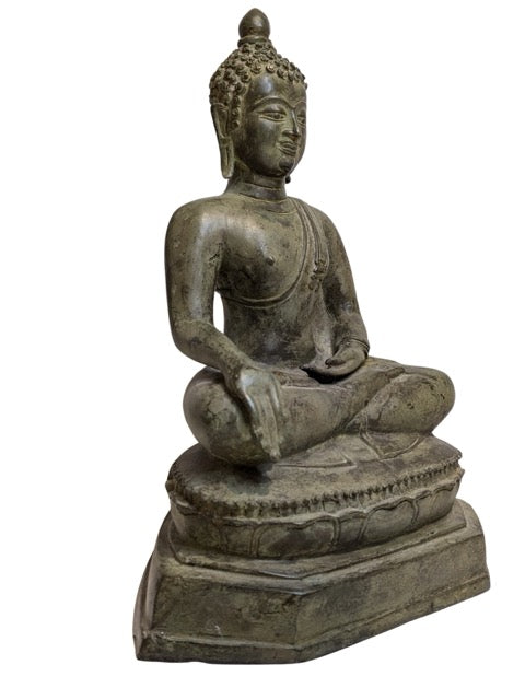 Bronzen Boeddha tempelbeeld uit Birma in Bhumisparsha mudra