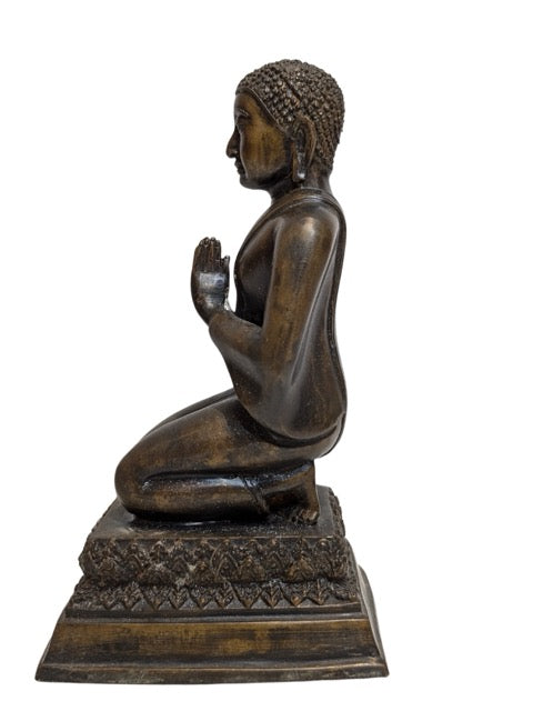 Bronzen Boeddha uit Birma in Anjali mudra voor tempelverering