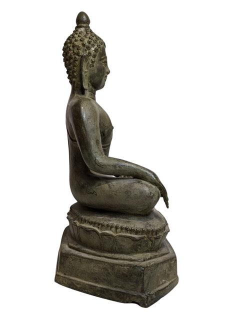 Bronzen Boeddha tempelbeeld uit Birma in Bhumisparsha mudra