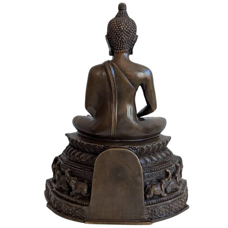 Bronzen Boeddha in dhyana mudra op ornamentaal voetstuk