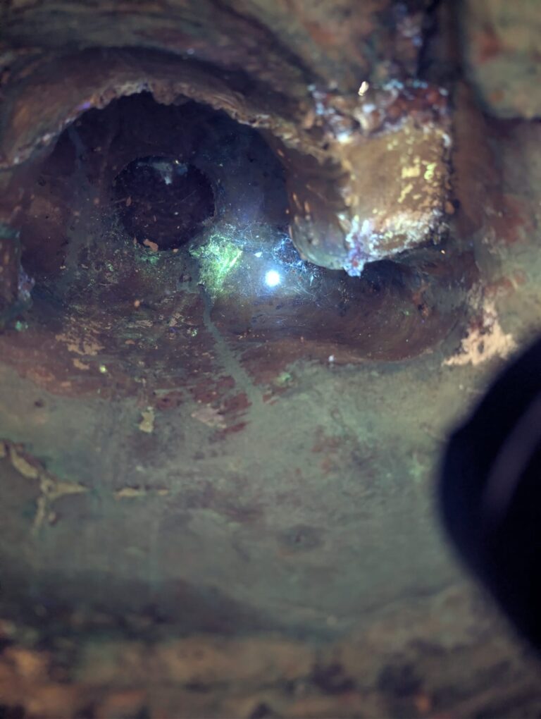 Sri Lankaanse Boeddha in brons binnen de Theravada kunst