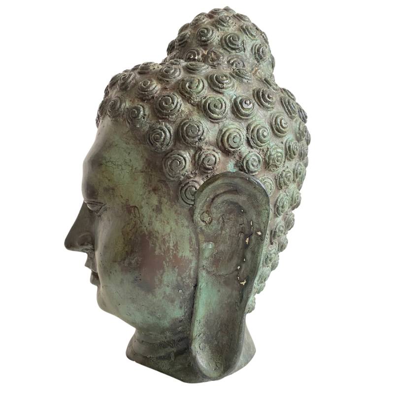 boeddhahoofd met gesloten ogen van brons