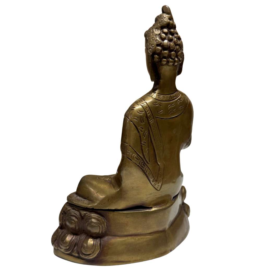 Boeddha-beeld uit de Himalaya-culturele sfeer, waarin Chinese en Tibetaanse stijlen samenkomen