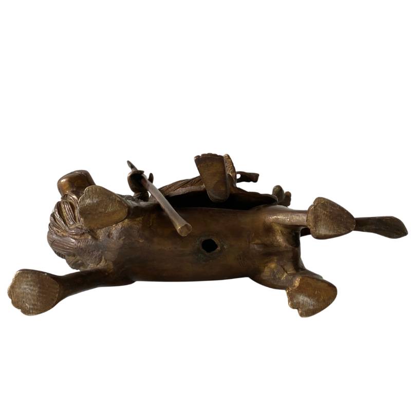 bronzen Durga beeld op leeuw hindoe godinnenbeeld uit India