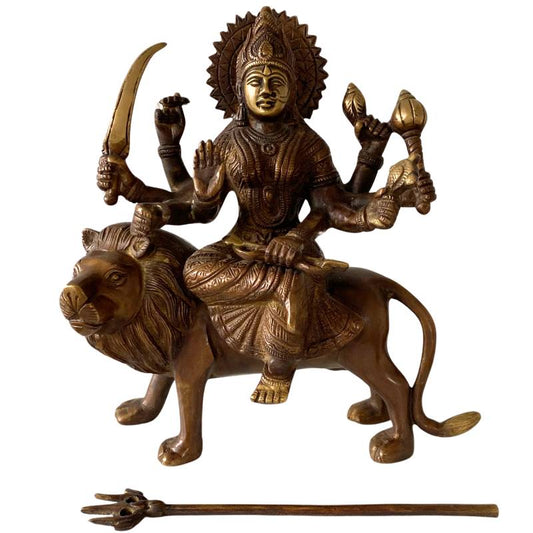 bronzen Durga godin met meerdere armen zittend op leeuw – traditioneel Indiaas beeld