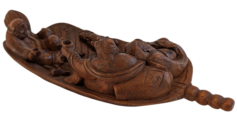 Houtsnijwerk detail van 19e-eeuws Chinees kunstobject met onsterfelijken in een boot
