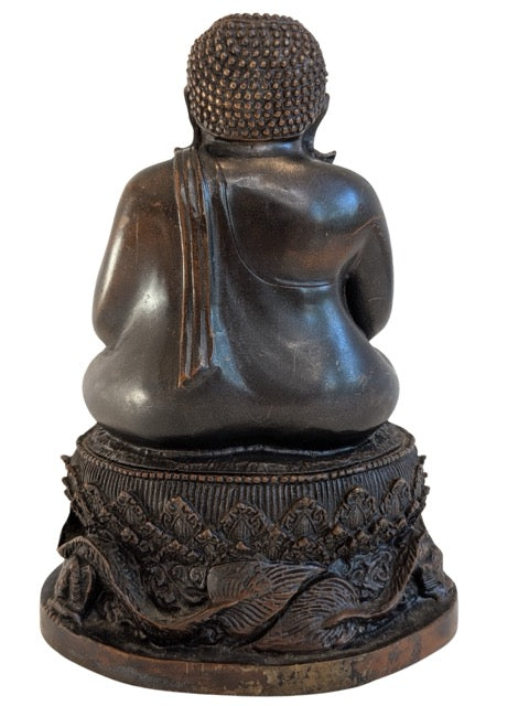 Detail van bovenlichaam van Chinees bronzen Boeddhabeeld uit de 19e eeuw