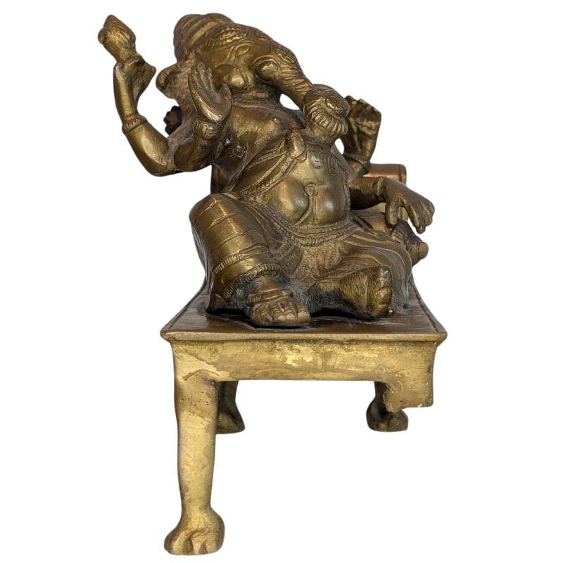 Antiek bronzen Ganesha beeld met oude patina en slijtage