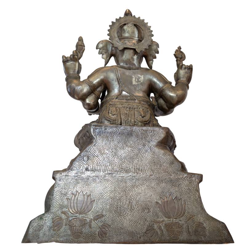 Ganesha beeld brons vuurverguld Nepal tempelbeeld kalasha motief 