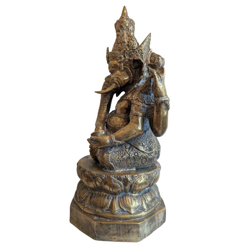 Ganesha met rituele attributen in Khmer-brons