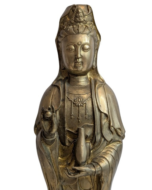 Onderzijde van een Chinees bronzen Guanyin beeld