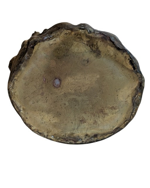 Staande Guanyin van brons met juweel en waterkan