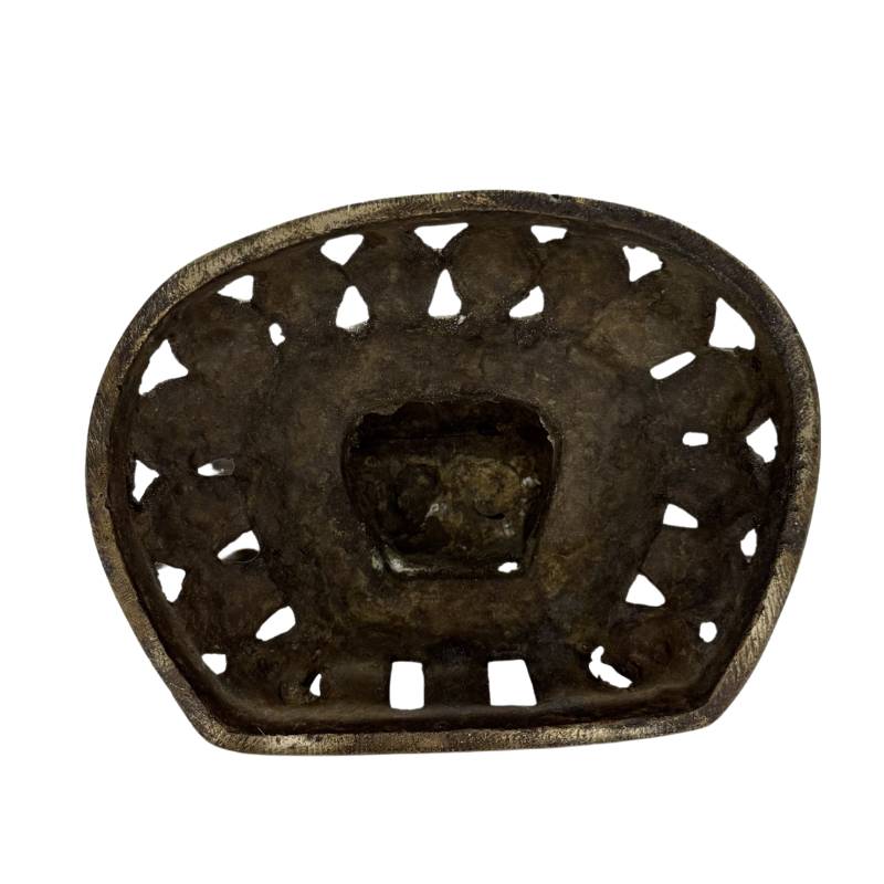 Bronzen Avalokiteshvara op lotusbasis uit de Himalaya onderkant