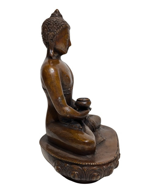 Open onderzijde met oorspronkelijke kern van Himalaya bronzen Boeddha in Dhyana mudra, 17e eeuw