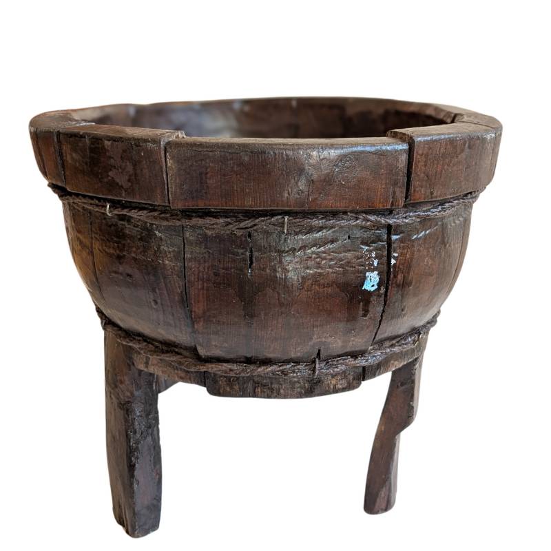 Houten deegkom met poten uit China