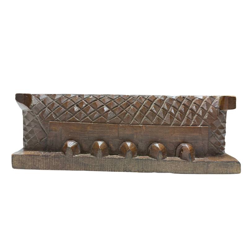 Indiase houten religieuze reliëf met Meenakshi en Shiva