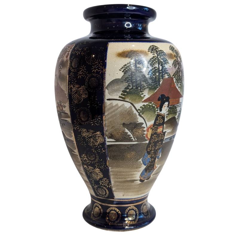Japanse Satsuma vaas Meiji met email en goud geisha voorstelling