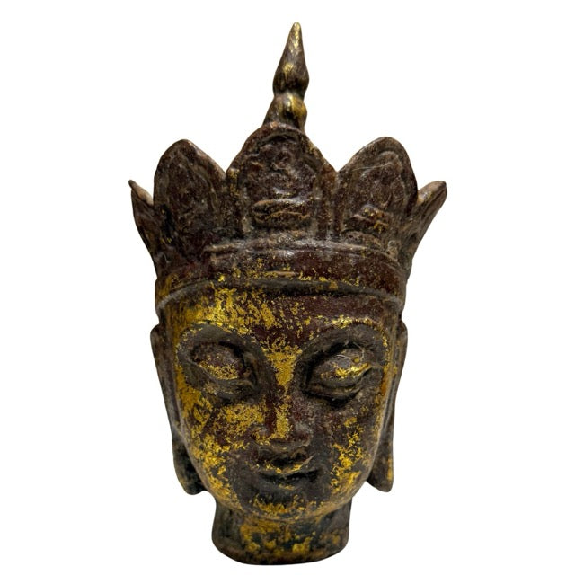 Ksitigarbha Dizang Pusa hoofd met resten van bladgoud, antiek Chinees boeddhistisch fragment