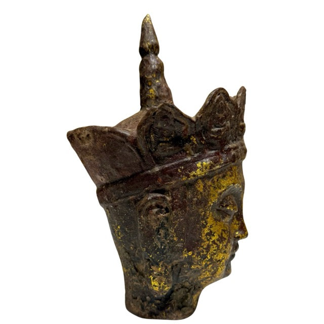 Detail van Ksitigarbha Dizang Pusa hoofd met natuurlijke patina en verguldresten