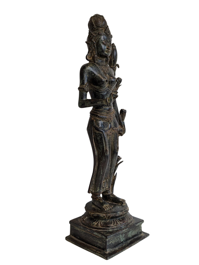 Antiek bronzen Lakshmi godinnenbeeld uit Zuid India of Sri Lanka