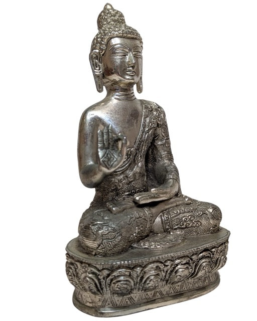 Nepalese Boeddha in zilverkleurige koperlegering Abhaya mudra