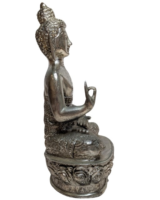 Nepalese Boeddha in zilverkleurige koperlegering Abhaya mudra