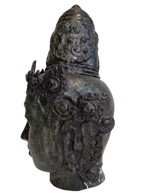 Oud bronzen Bodhisattva hoofd
