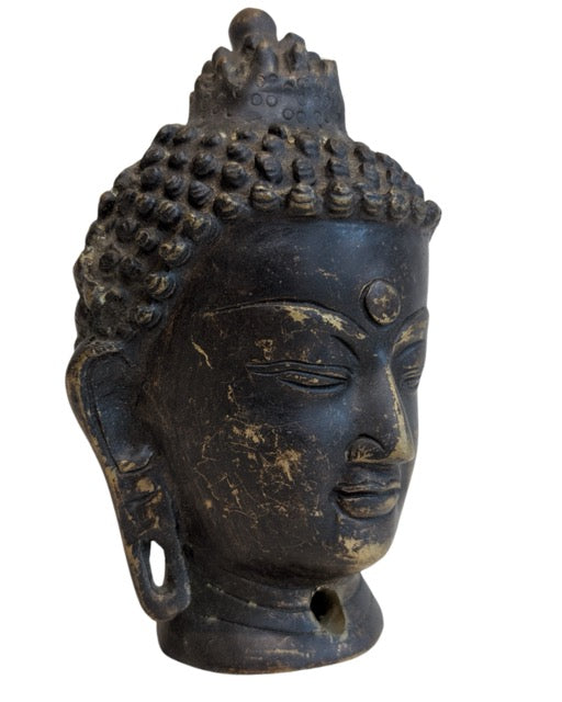 Oud bronzen Boeddhahoofd uit de Himalaya-regio