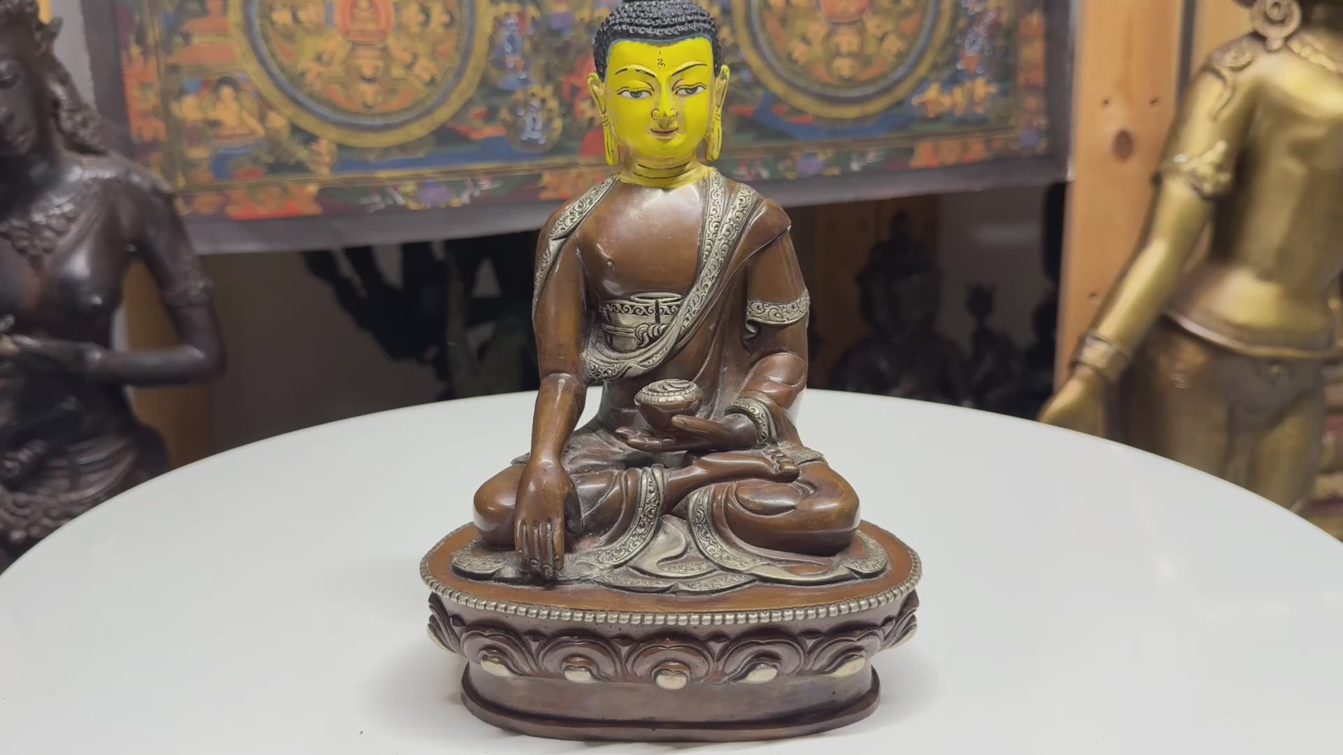 Tibetaanse Boeddha Bhaisajyaguru als symbool van genezing