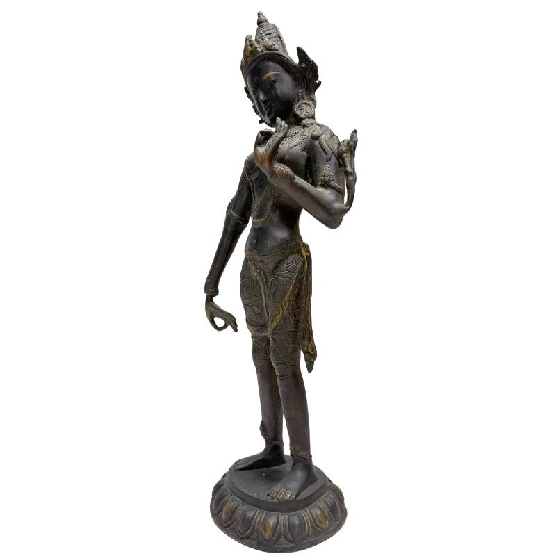 Bronzen Tara beeld gebruikt binnen rituele en devotionele boeddhistische context
