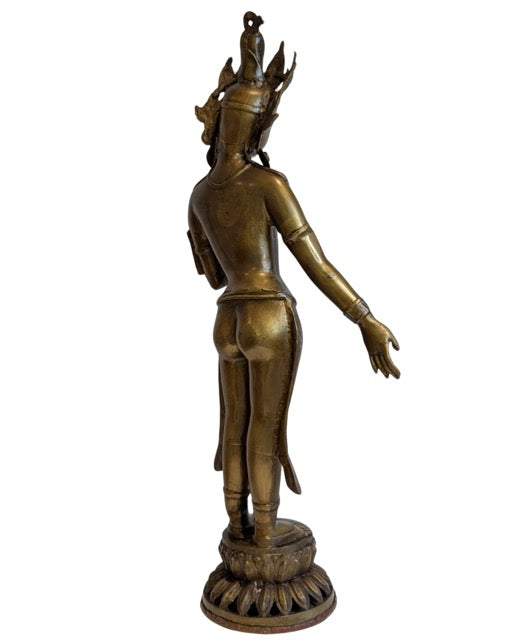 Vuurverguld bronzen Tara uit Nepal daterend uit de 18e tot vroege 19e eeuw