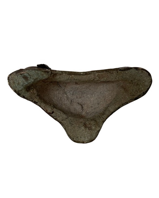 Detail van Thaise bronzen Boeddha met patina in Bhumisparsha houding