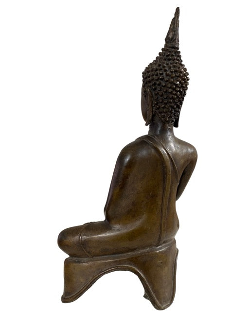 Thaise bronzen Boeddha tempelbeeld met patina in Bhumisparsha houding