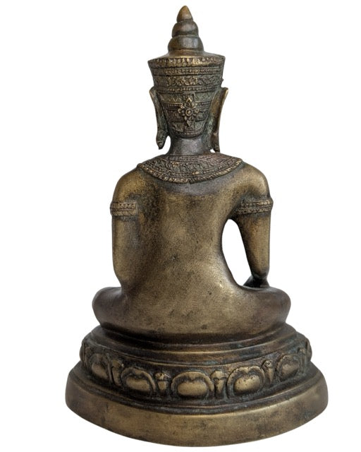 Thaise Boeddha met traditionele vulling en historische compactie