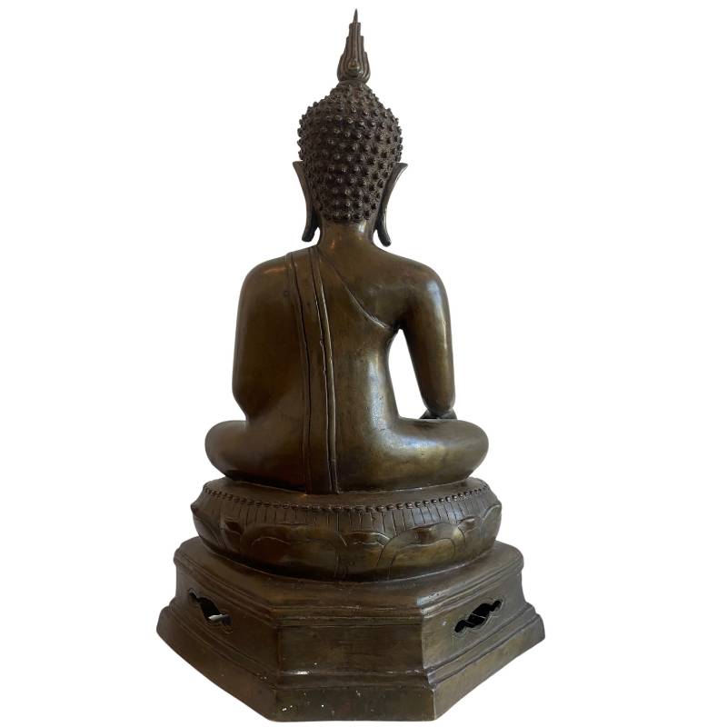 Thaise bronzen Boeddha in bhumisparsha mudra met klassieke proporties