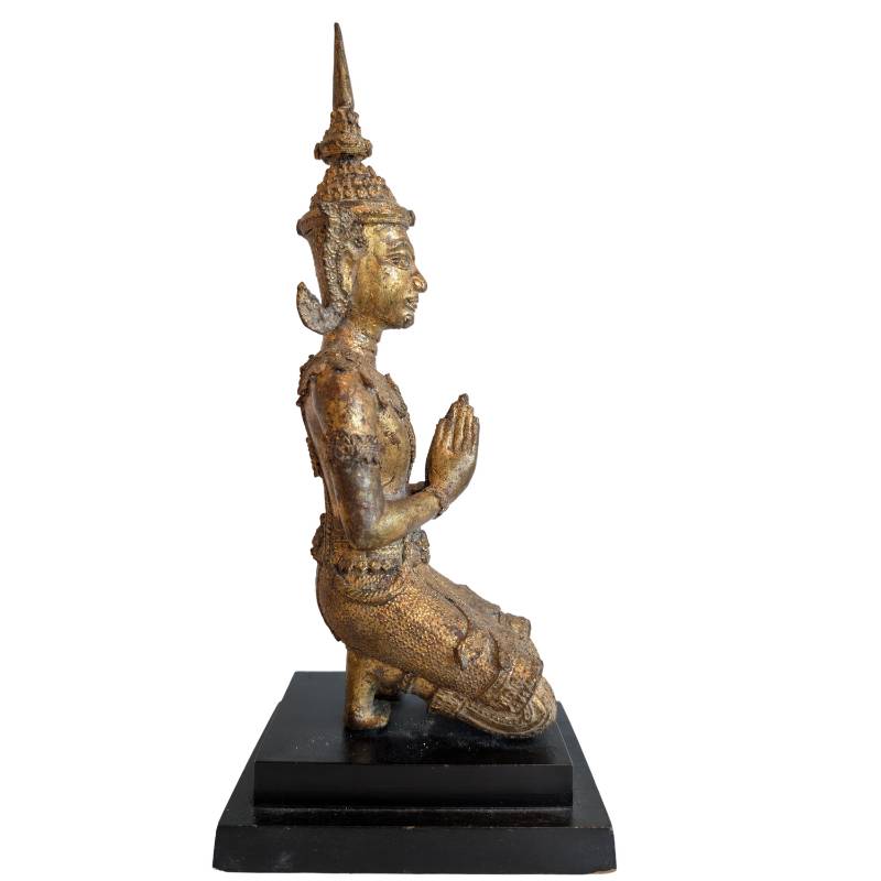 Thepanom figuur in wai-houding van brons uit Thailand