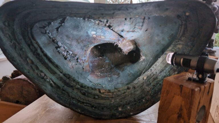 Theravada Boeddha tempelbeeld uit Sri Lanka in brons