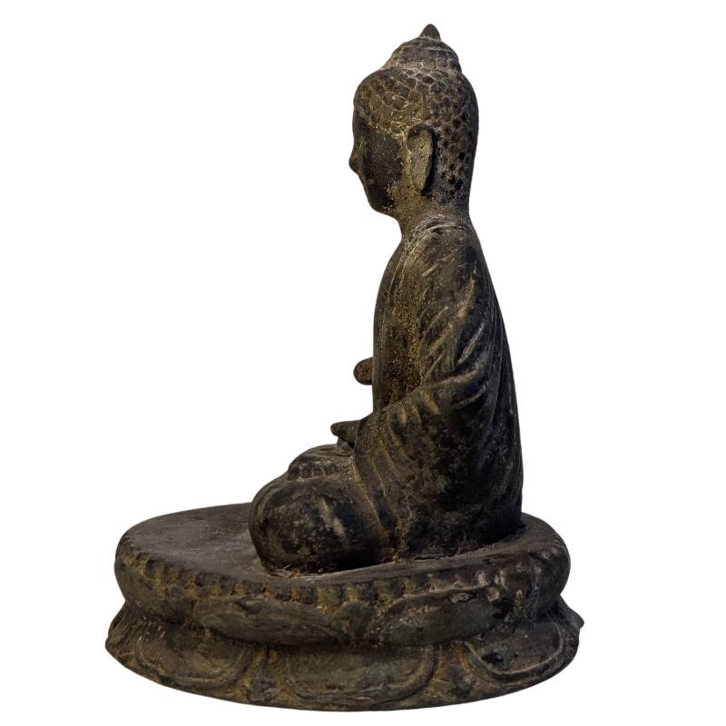 Historisch Tibetaans bronzen Boeddhabeeld met rituele beschadigingen