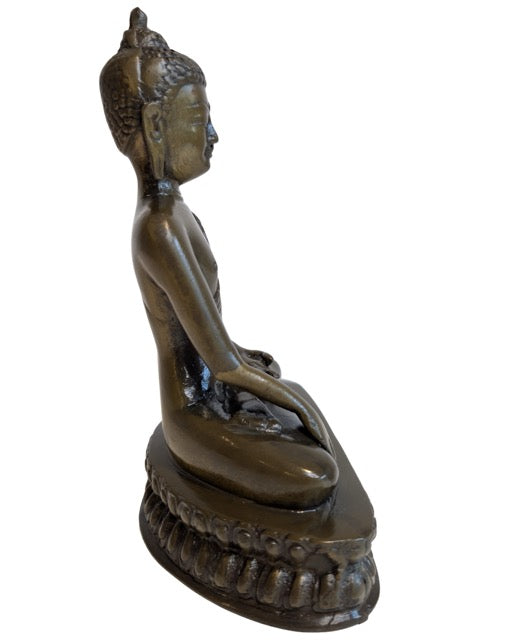 Zittend bronzen Boeddhabeeld uit Nepal
